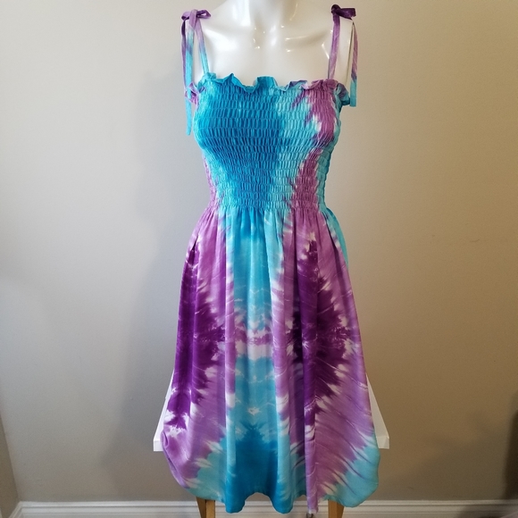 SOLD Tye dye stretch summer dress - Picture 3 of 8